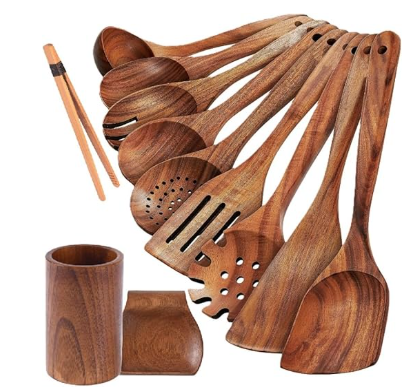 Set de 12 Utensilios de Cocina de Madera de Teca - Incluye Cazo, Espátulas, Cucharas, Pinzas, Bote de madera y Soporte para Cucharas - Resistente, Elegante y Completo - Ideal para Cocinar y Servir